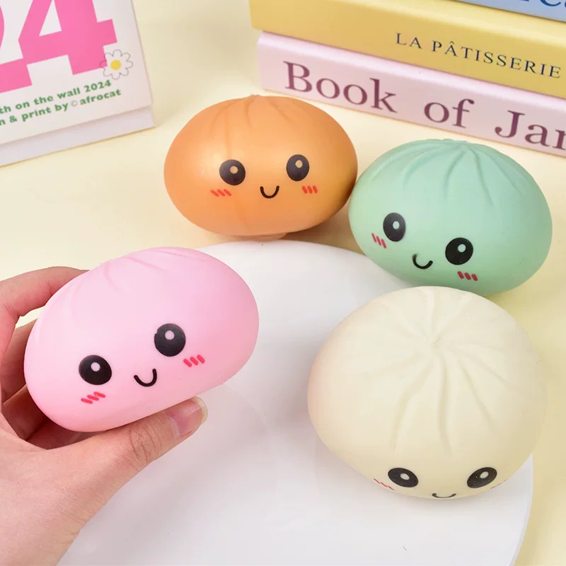Decompression toy, simulated steamed bun, squeezable and fun, smiling face expression, steamer bun