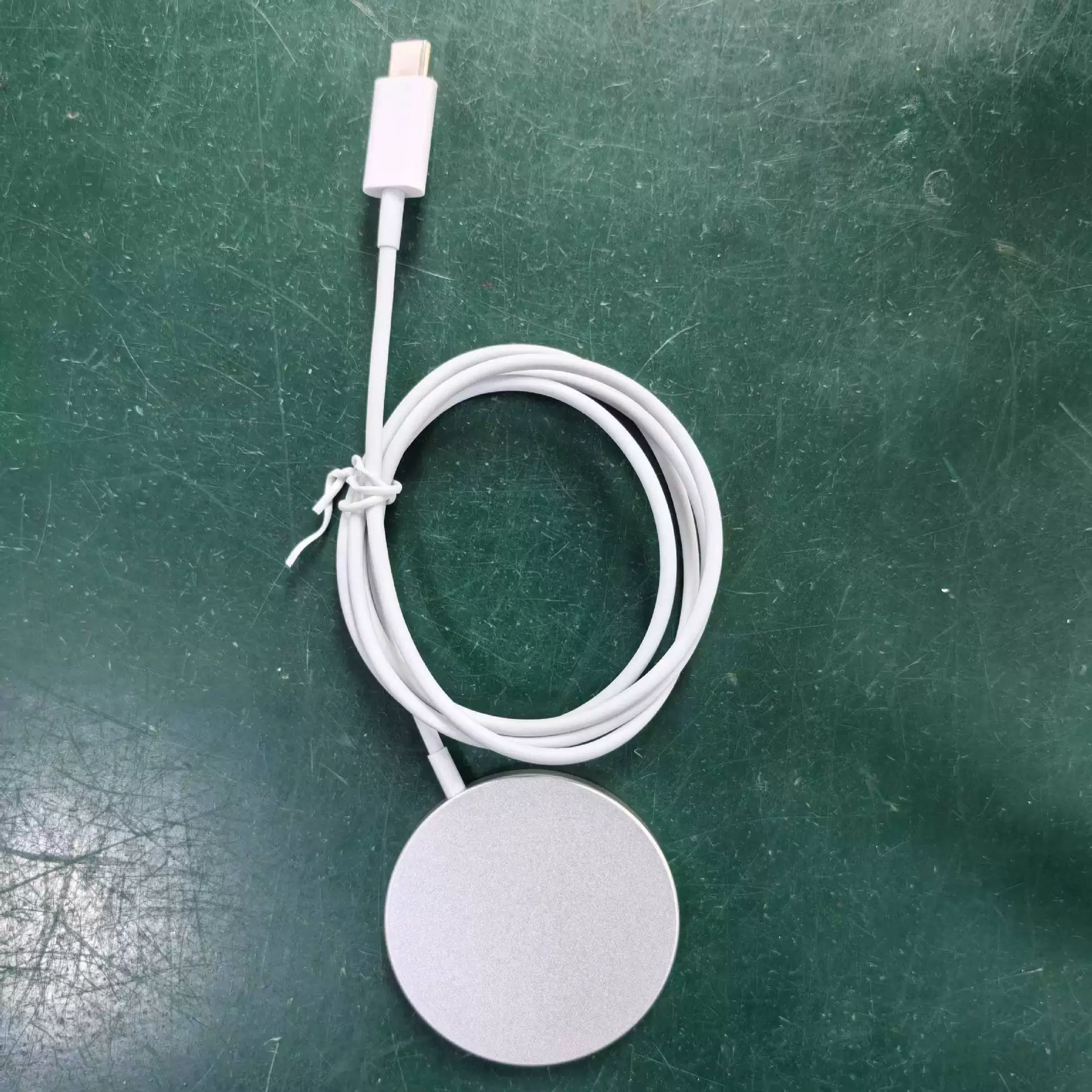 跨境适用苹果PD15无线充iPhone手机磁吸无线充电器快充数码无线充