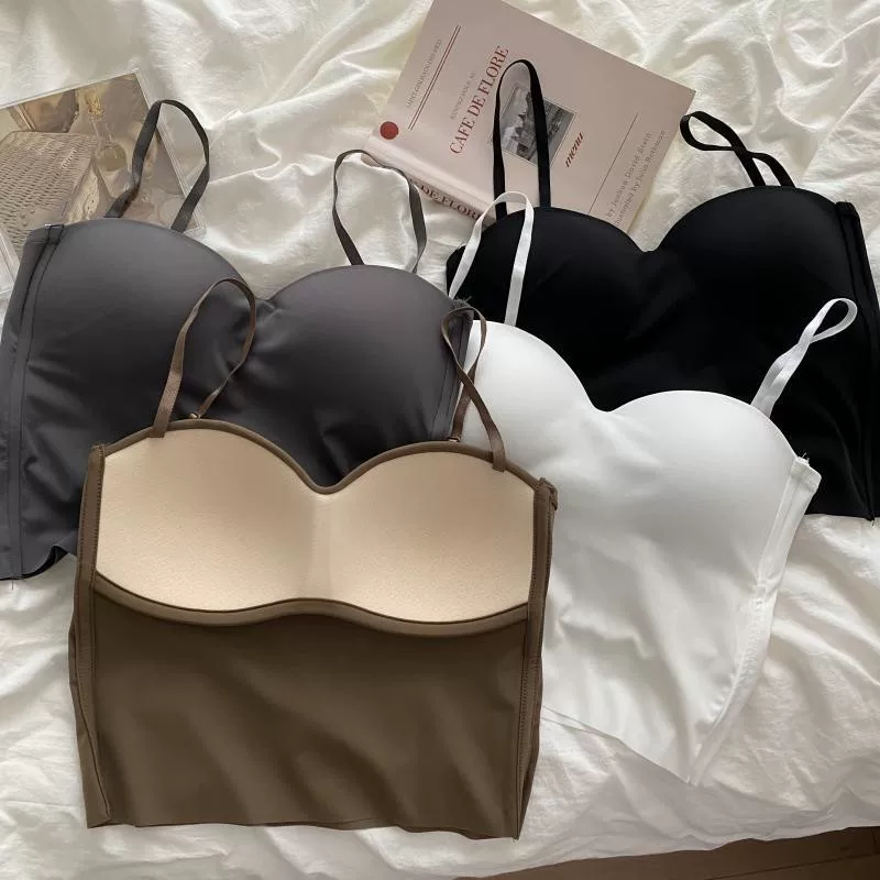 The Ice silk sports halter top is a unique and stylish innerwear for women. It is a short, slimming, and stylish top that can be worn as a base layer