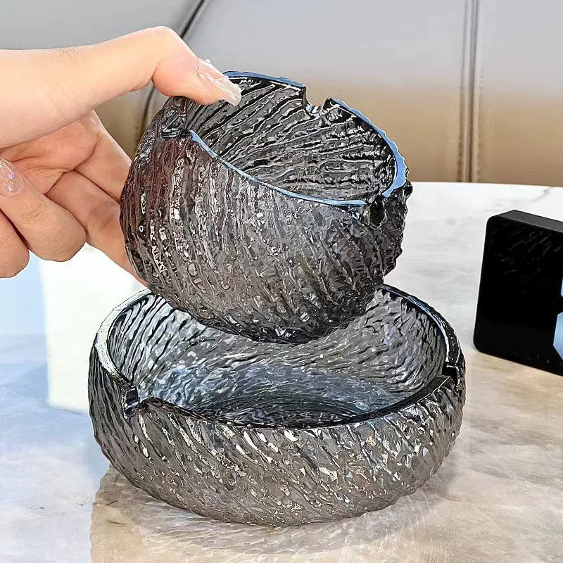 Ashtray glass, personalized and creative glacier pattern, trendy home ashtray, anti-fly ash for living room and office, high-end storage
