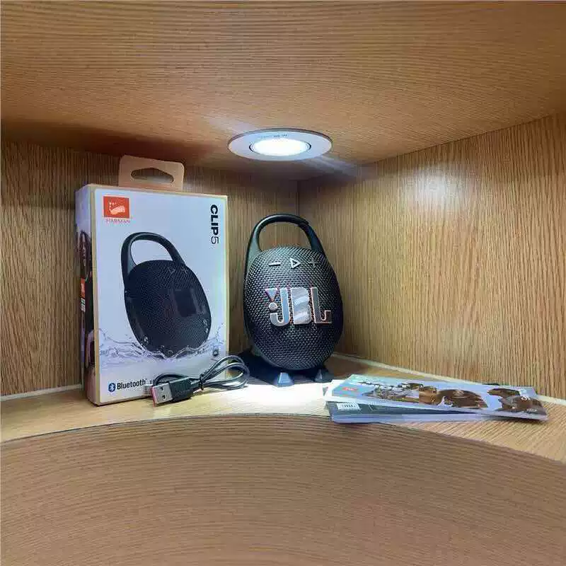 The CLIP5 wireless Bluetooth speaker for cross-border trade, one device, one code, outdoor portable mini waterproof audio subwoofer