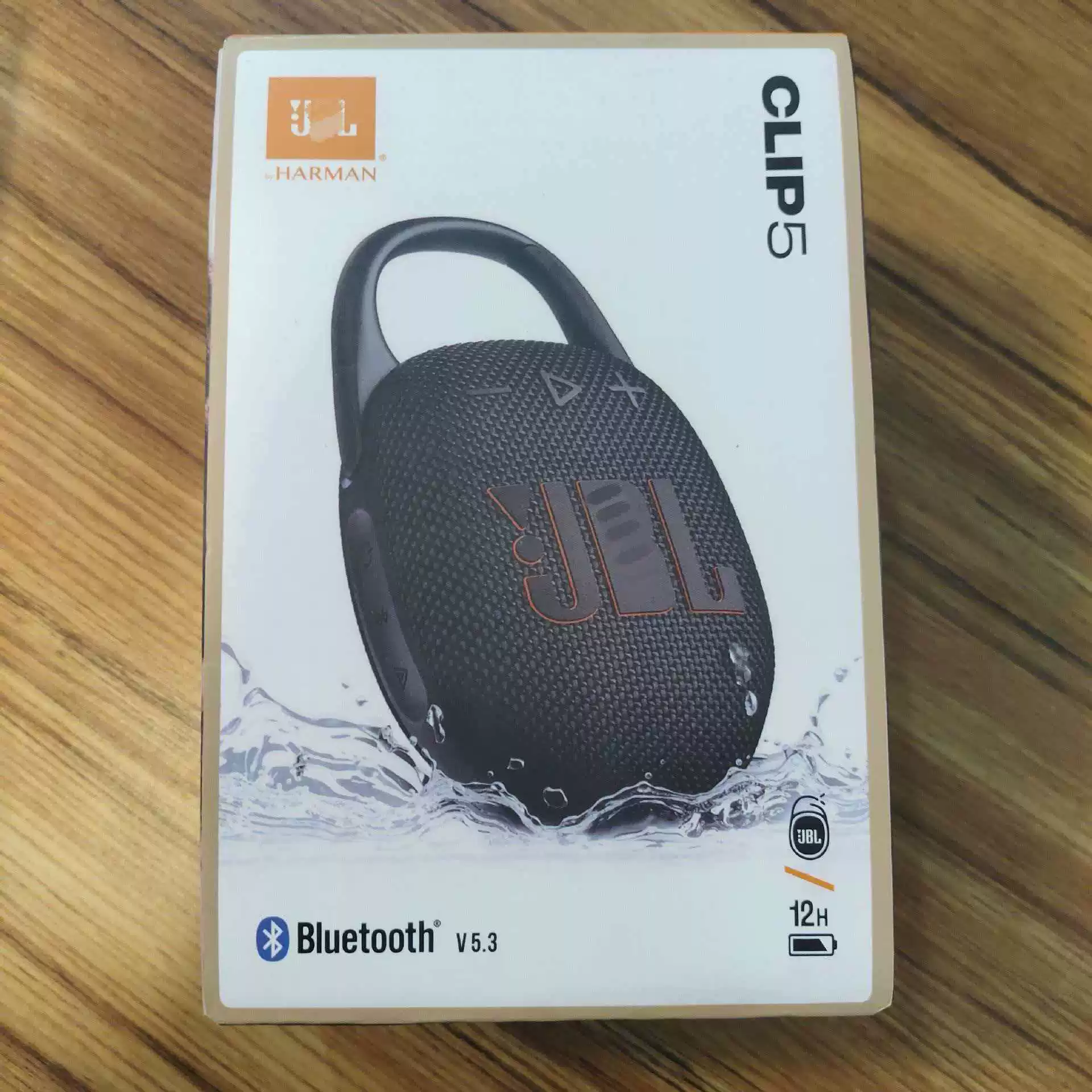 The CLIP5 wireless Bluetooth speaker for cross-border trade, one device, one code, outdoor portable mini waterproof audio subwoofer