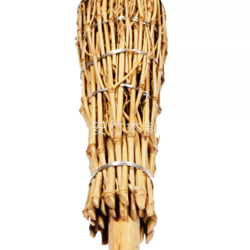 Bamboo broom sweeps fallen leaves, outdoor broom, outdoor broom, courtyard cleaning, road and ground