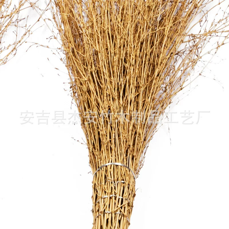 Bamboo broom sweeps fallen leaves, outdoor broom, outdoor broom, courtyard cleaning, road and ground