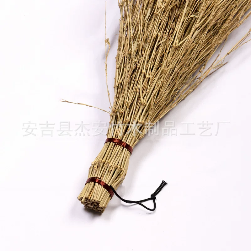 Outdoor bamboo broom, bamboo broom, broom, courtyard cleaning, road sweeping, ground cleaning, sanitation broom