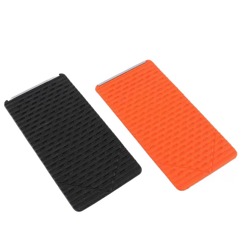 The bendable silicone stand allows for free transformation of shapes, suitable for both mobile phones and tablets, perfect for desktop use, and convenient for travel